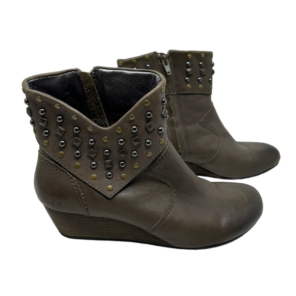 Taos Footwear Shoes - Taos Verge Studded  leather wedge ankle boots Sz 10